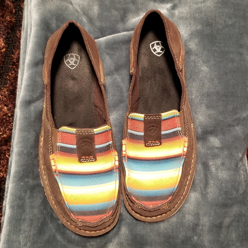 Ariat cruisers, slip-on shoes